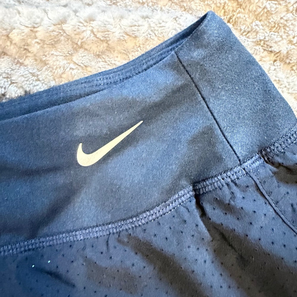 Nike Dri-FIT 2-in-1 Running Shorts Womens Medium Gray, Green Perforated 3.5in - Picture 4 of 9
